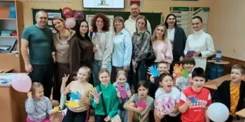 Семейный тимбилдинг "Рука в руке" в 4 "Б" классе: вместе — мы сила!
