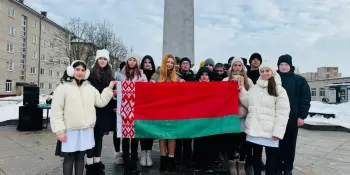 Возложение цветов у обелиска "Жертвам фашизма"