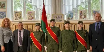 Гордость гимназии: наша знаменная группа на районном смотре-конкурсе